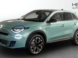Blå (blue) Ny 2025 Fiat 600 La Prima SUV | 332 800 kr
