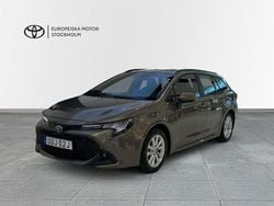 Grön Begagnad 2024 Toyota Corolla Active Kombi | 299 898 kr (Marknadspris)