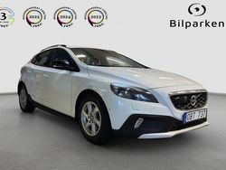 Vit Begagnad 2013 Volvo V40 CC Kombi | 129 990 kr (Marknadspris)