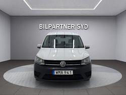 Vit Begagnad 2016 VW Caddy Minibuss | 119 900 kr