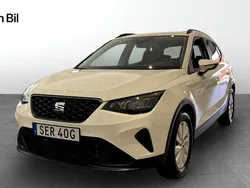 Vit Begagnad 2024 Seat Arona Style SUV | 209 900 kr (Marknadspris)