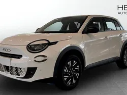 Vit (white) Ny 2025 Fiat 600 Lounge SUV | 350 800 kr