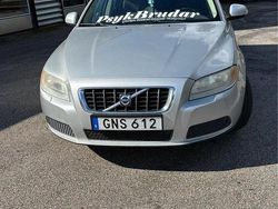 Grå Begagnad 2008 Volvo V70 Kinetic Kombi | 62 000 kr (Marknadspris)