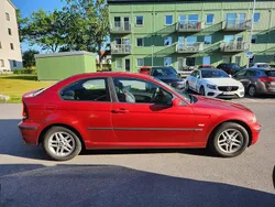 Röd Begagnad 2004 BMW 316 Compact M Sport Halvkombi | 29 000 kr (Marknadspris)