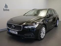 Svart Begagnad 2021 Volvo V90 Momentum Kombi | 339 500 kr (Marknadspris)
