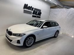 Vit Begagnad 2023 BMW 330 Kombi | 309 900 kr