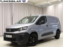 Grå Begagnad 2021 Peugeot Partner Minibuss | 129 900 kr (Marknadspris)