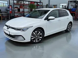 Begagnad 2023 VW Golf VIII Edition Halvkombi | 269 000 kr (Bra pris)