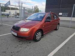 Röd Begagnad 2002 Skoda Fabia Halvkombi | 17 500 kr (Bra pris)