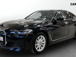 Svart (black) Begagnad 2022 BMW i4 Sedan | 449 900 kr (Marknadspris)