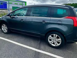 Grå Begagnad 2010 Peugeot 5008 Allure Minibuss | 49 500 kr (Marknadspris)