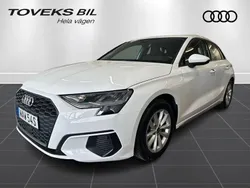 Vit (ibisvit) Begagnad 2024 Audi A3 Sportback Proline Halvkombi | 289 000 kr (Marknadspris)