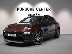 Mörkröd (red) Begagnad 2024 Porsche Macan SUV | 1 099 000 kr (Marknadspris)
