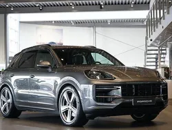 Grå Begagnad 2024 Porsche Cayenne SUV | 1 269 000 kr (Marknadspris)