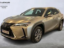 Ljusgrå Begagnad 2021 Lexus UX 300e SUV | 294 000 kr (Marknadspris)