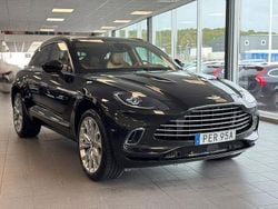 Mörkgrön (grön) Begagnad 2021 Aston Martin DBX SUV | 1 499 900 kr