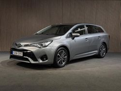 Ljusgrå Begagnad 2015 Toyota Avensis Active Kombi | 148 900 kr (Lite dyr)
