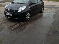 Svart Begagnad 2007 Toyota Yaris Halvkombi | 29 000 kr (Marknadspris)