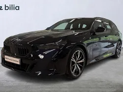 Svart Begagnad 2024 BMW 520 M Sport Kombi | 649 900 kr