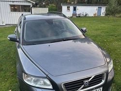 Grå Begagnad 2009 Volvo V50 Momentum Kombi | 17 000 kr (Bra pris)