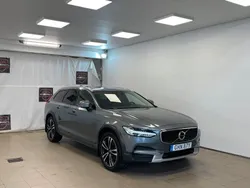 Grå Begagnad 2019 Volvo V90 CC Momentum Kombi | 229 800 kr (Bra pris)