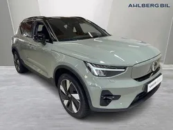 Grön Begagnad 2023 Volvo XC40 Plus SUV | 459 500 kr (Marknadspris)