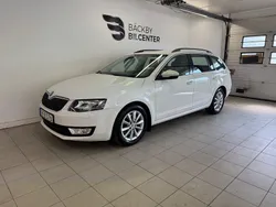 Vit Begagnad 2013 Skoda Octavia Kombi | 109 900 kr (Marknadspris)