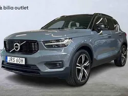 Grå Begagnad 2021 Volvo XC40 SUV | 294 900 kr