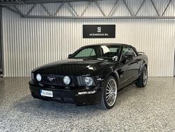 Svart Begagnad 2006 Ford Mustang GT Convertible Cab | 164 900 kr (Marknadspris)