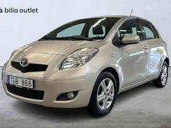 Brun Begagnad 2010 Toyota Yaris Halvkombi | 49 900 kr (Marknadspris)
