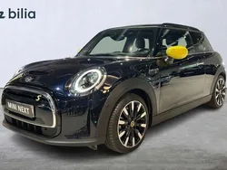 Svart Begagnad 2022 Mini Cooper SE Halvkombi | 229 001 kr (Marknadspris)