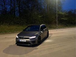 Grå Begagnad 2017 VW Golf VII R Halvkombi | 235 000 kr (Marknadspris)