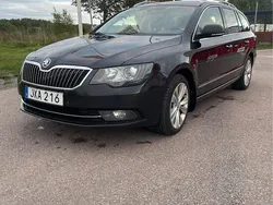 Svart Begagnad 2015 Skoda Superb Business Line Kombi | 99 000 kr (Bra pris)
