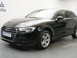 Svart Begagnad 2016 Audi A3 Sportback Comfort Halvkombi | 139 900 kr (Marknadspris)