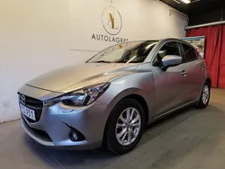 Grå Begagnad 2016 Mazda 2 Halvkombi | 109 700 kr (Marknadspris)
