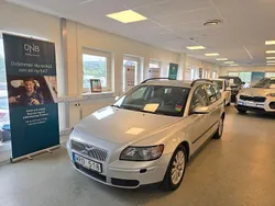 Ljusgrå (grå) Begagnad 2005 Volvo V50 Kombi | 29 900 kr (Bra pris)