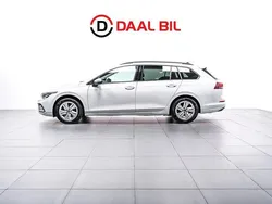 Vit Begagnad 2022 VW Golf VIII Kombi | 249 700 kr (Marknadspris)
