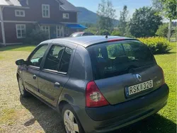 Blå Begagnad 2006 Renault Clio R.S. Authentique Halvkombi | 18 000 kr (Bra pris)