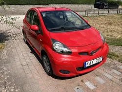 Röd Begagnad 2009 Toyota Aygo Halvkombi | 25 000 kr (Bra pris)