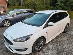 Vit Begagnad 2017 Ford Focus ST-Line Kombi | 79 000 kr (Bra pris)
