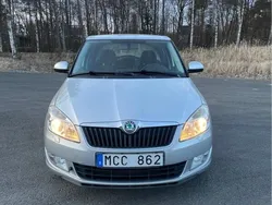 Silver Begagnad 2012 Skoda Fabia Elegance Halvkombi | 35 400 kr (Marknadspris)