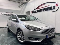 Grå Begagnad 2014 Ford Focus Titanium Kombi | 64 900 kr (Marknadspris)