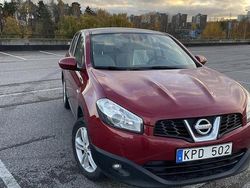 Röd Begagnad 2010 Nissan Qashqai SUV | 50 000 kr (Bra pris)