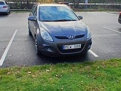 Grå Begagnad 2012 Hyundai i20 Select Halvkombi | 23 500 kr (Bra pris)