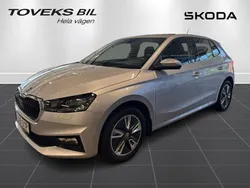 Silver (brilliant silver metallic) Begagnad 2022 Skoda Fabia Style Halvkombi | 189 900 kr (Bra pris)