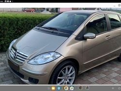 Guld met Begagnad 2005 Mercedes A180 Halvkombi | 18 500 kr