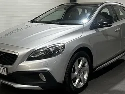 Silver Begagnad 2013 Volvo V40 CC Summum Kombi | 114 900 kr (Bra pris)