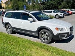 Vit Begagnad 2013 Volvo XC70 Momentum SUV | 120 000 kr (Marknadspris)