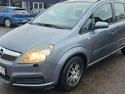 Grå Begagnad 2005 Opel Zafira Minibuss | 14 900 kr (Marknadspris)