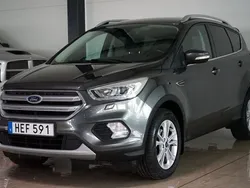Grå Begagnad 2018 Ford Kuga Titanium SUV | 154 500 kr (Marknadspris)